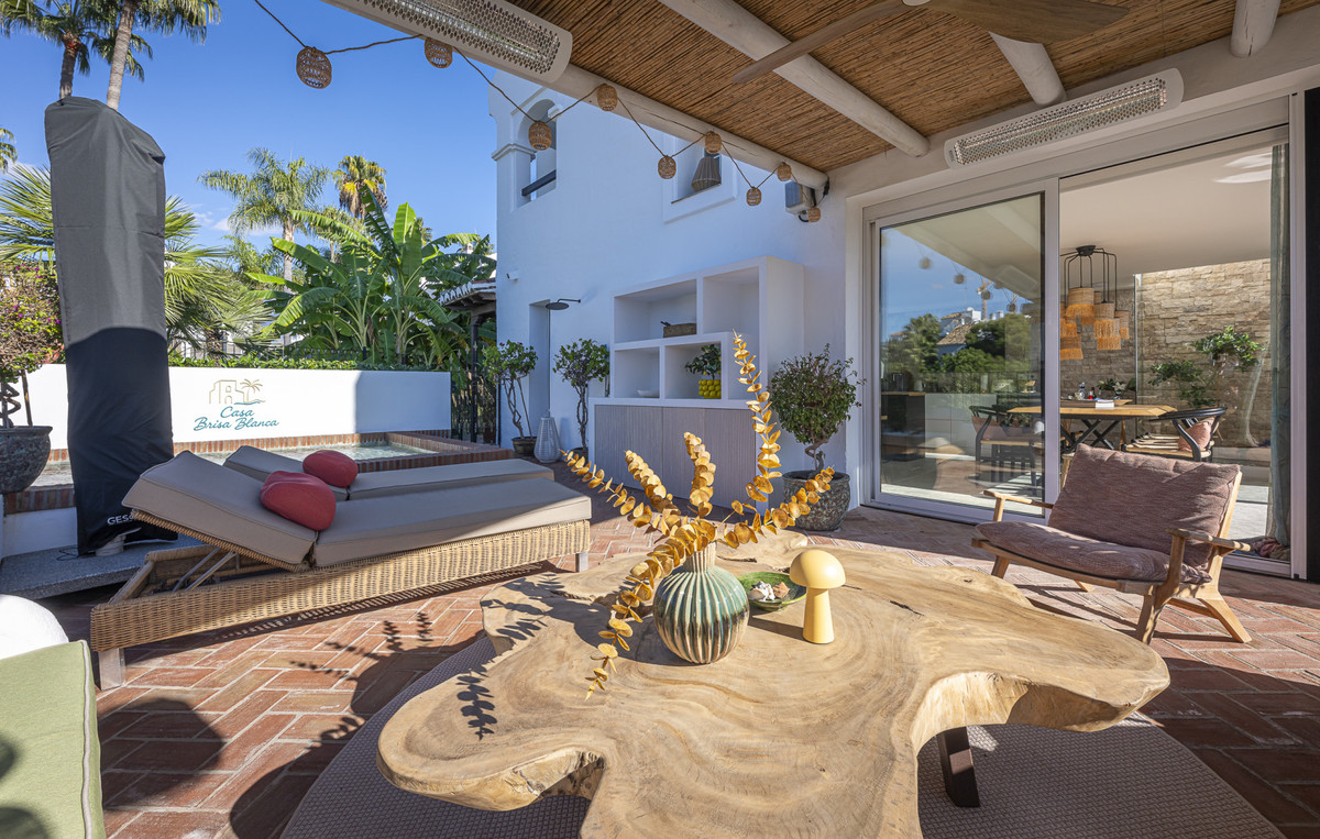 4 Bed Townhouse for sale in The Golden Mile Costa Del Sol, Málaga, Spain