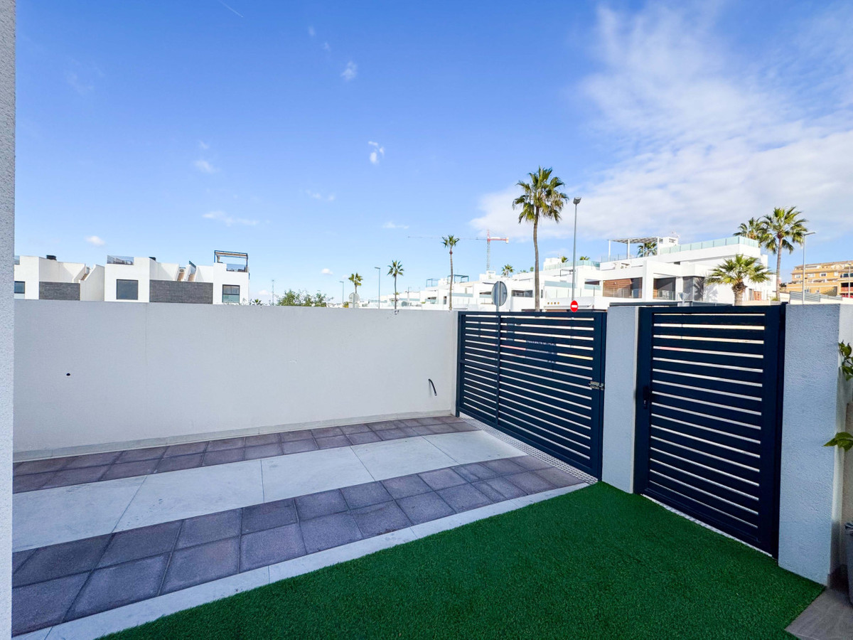 Se vende Adosada de 2 dormitorios en Costa Blanca, Alicante, España