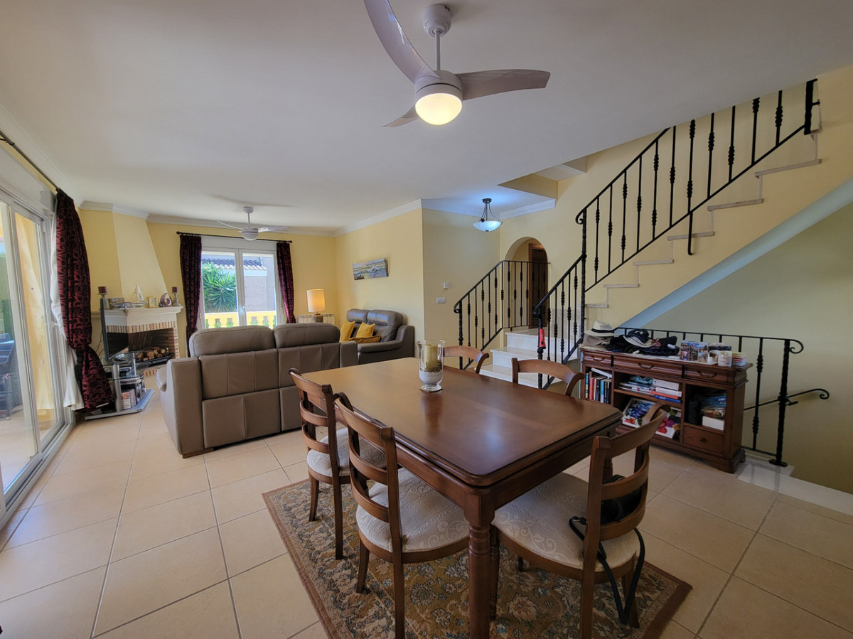 5 Bed Townhouse for sale in Calpe Costa Blanca, Alicante, Spain