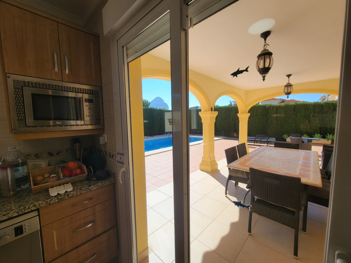5 Bed Townhouse for sale in Calpe Costa Blanca, Alicante, Spain