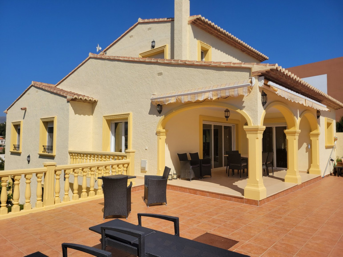 5 Bed Townhouse for sale in Calpe Costa Blanca, Alicante, Spain