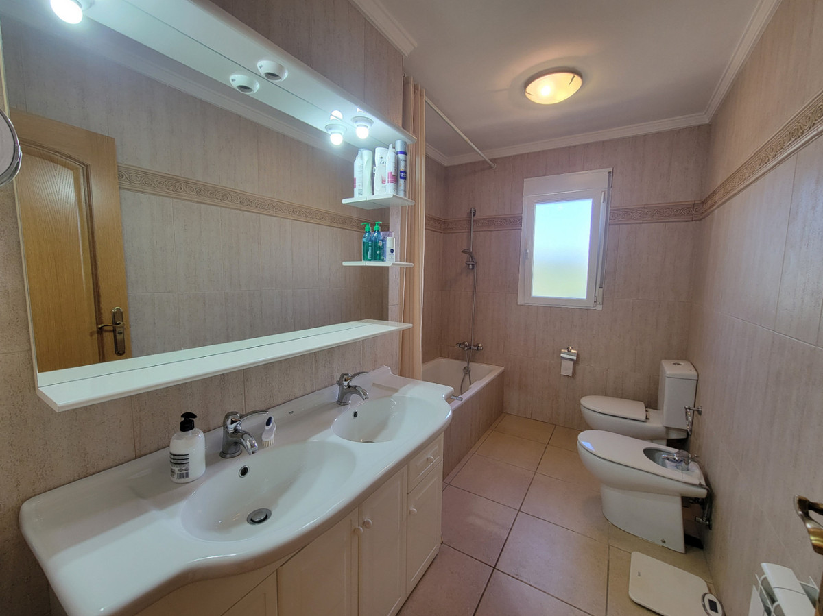 5 Bed Townhouse for sale in Calpe Costa Blanca, Alicante, Spain