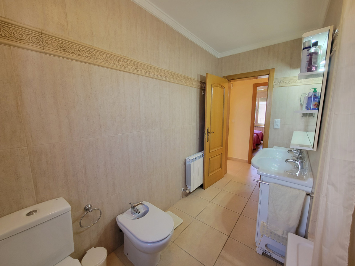 5 Bed Townhouse for sale in Calpe Costa Blanca, Alicante, Spain