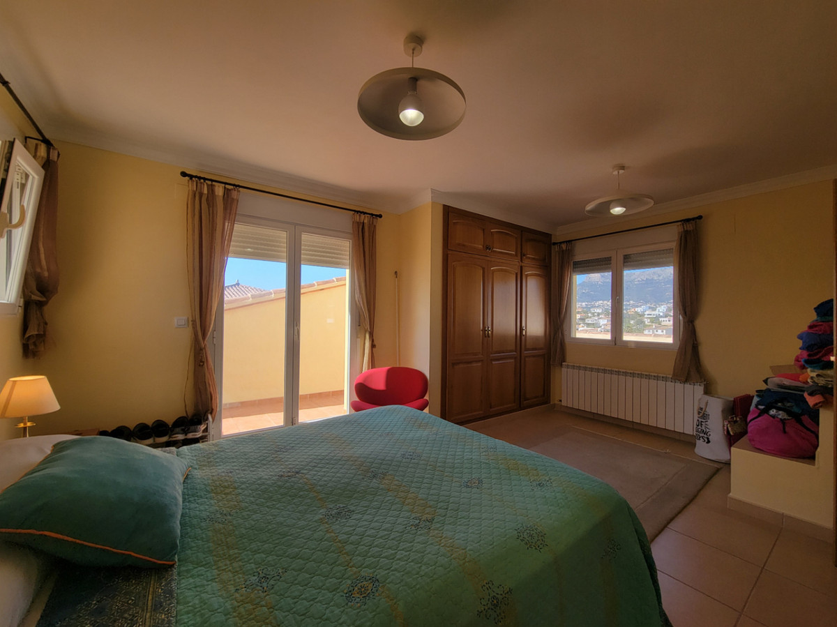 5 Bed Townhouse for sale in Calpe Costa Blanca, Alicante, Spain