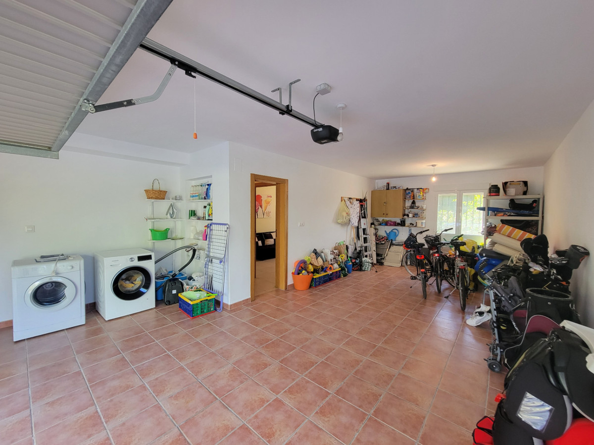 5 Bed Townhouse for sale in Calpe Costa Blanca, Alicante, Spain