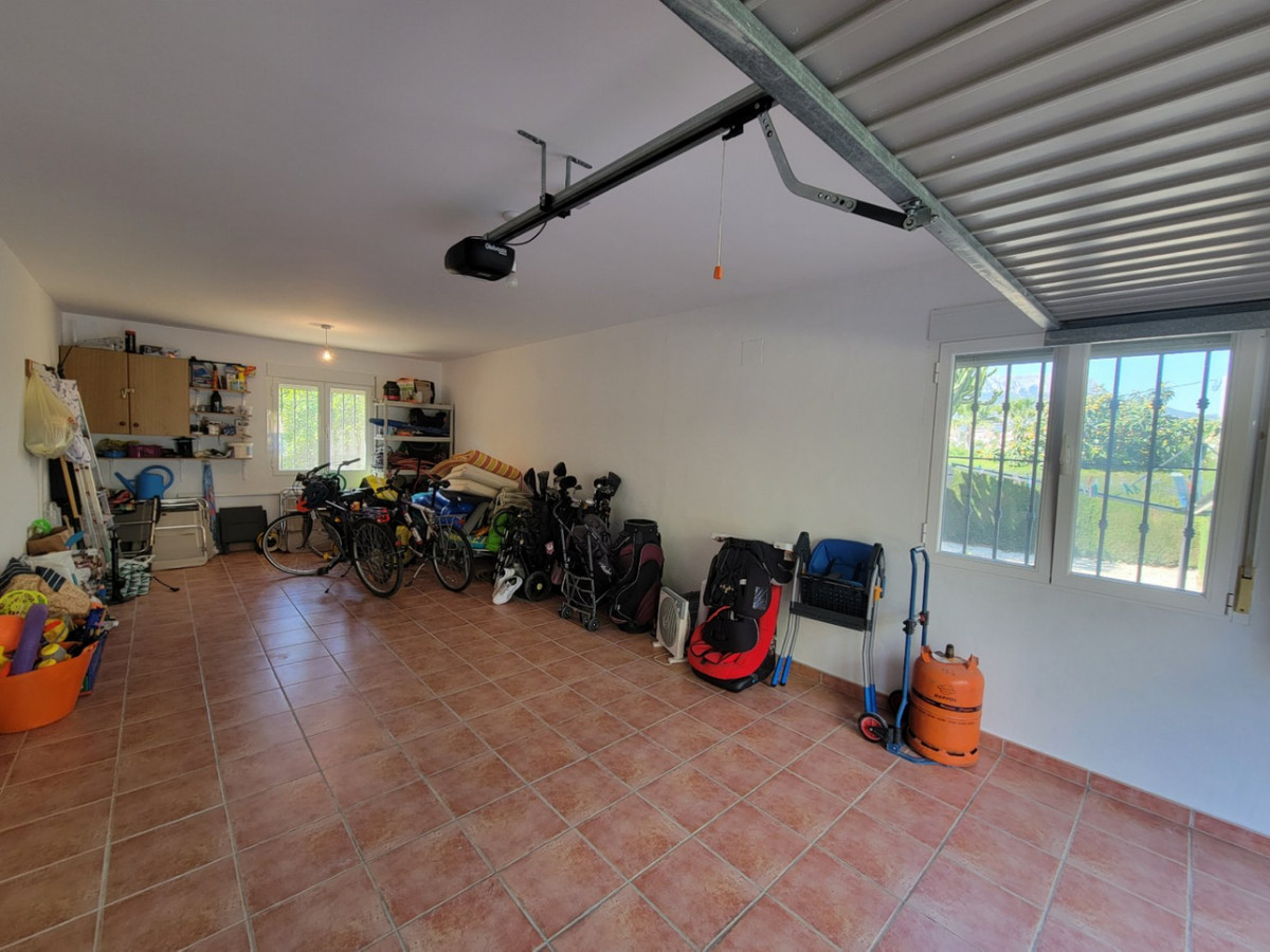 5 Bed Townhouse for sale in Calpe Costa Blanca, Alicante, Spain