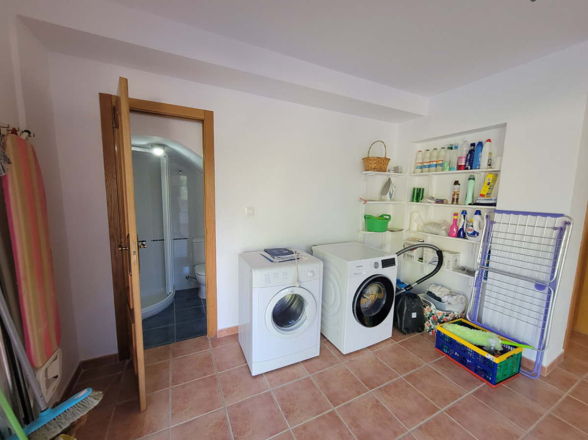 5 Bed Townhouse for sale in Calpe Costa Blanca, Alicante, Spain