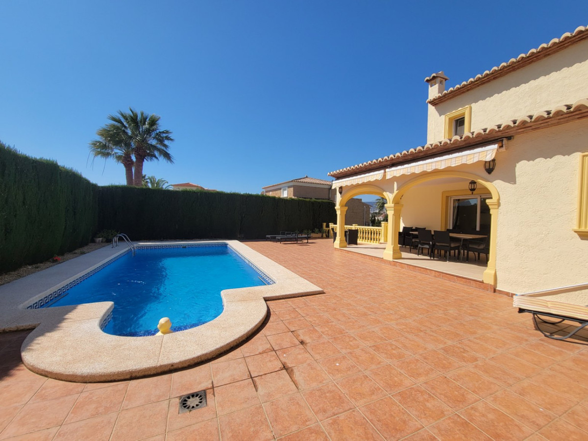 5 Bed Townhouse for sale in Calpe Costa Blanca, Alicante, Spain