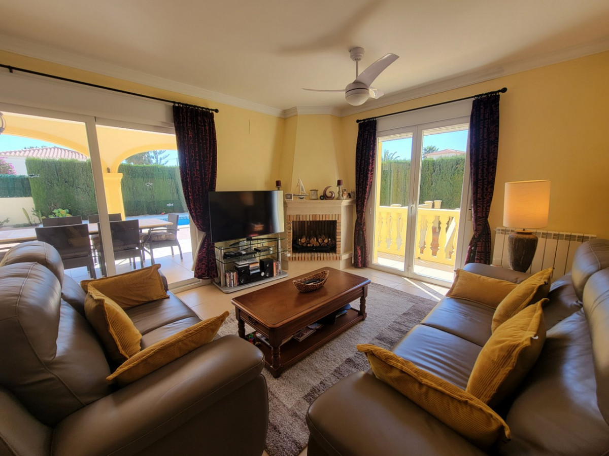 5 Bed Townhouse for sale in Calpe Costa Blanca, Alicante, Spain