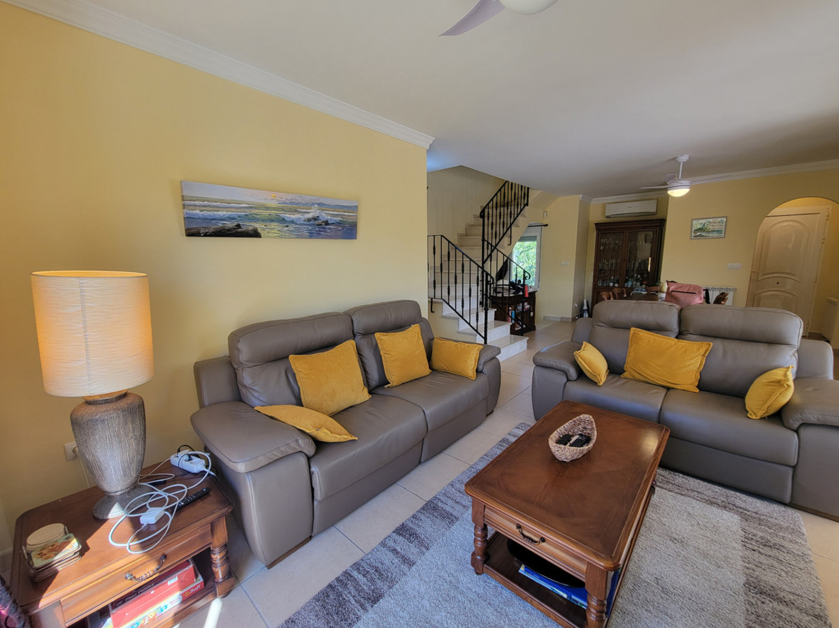 5 Bed Townhouse for sale in Calpe Costa Blanca, Alicante, Spain