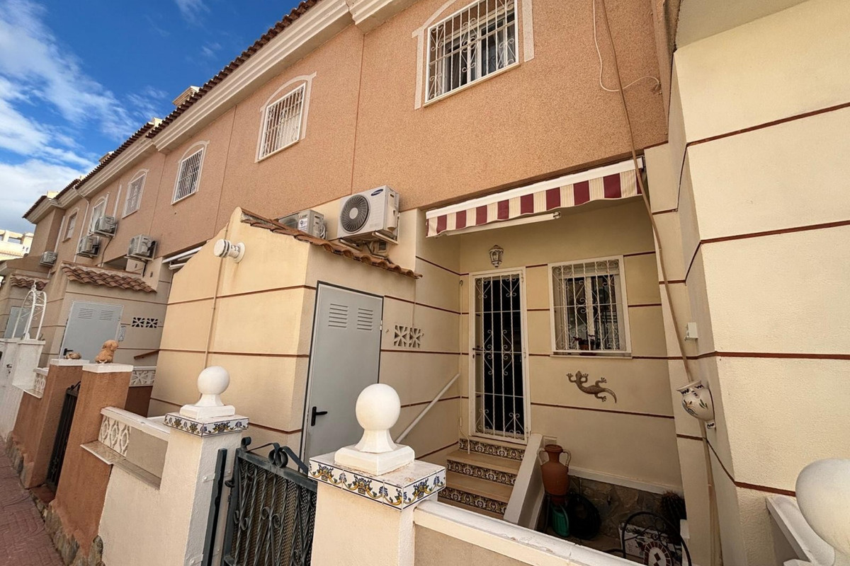 Se vende Adosada de 2 dormitorios en Costa Blanca, Alicante, España