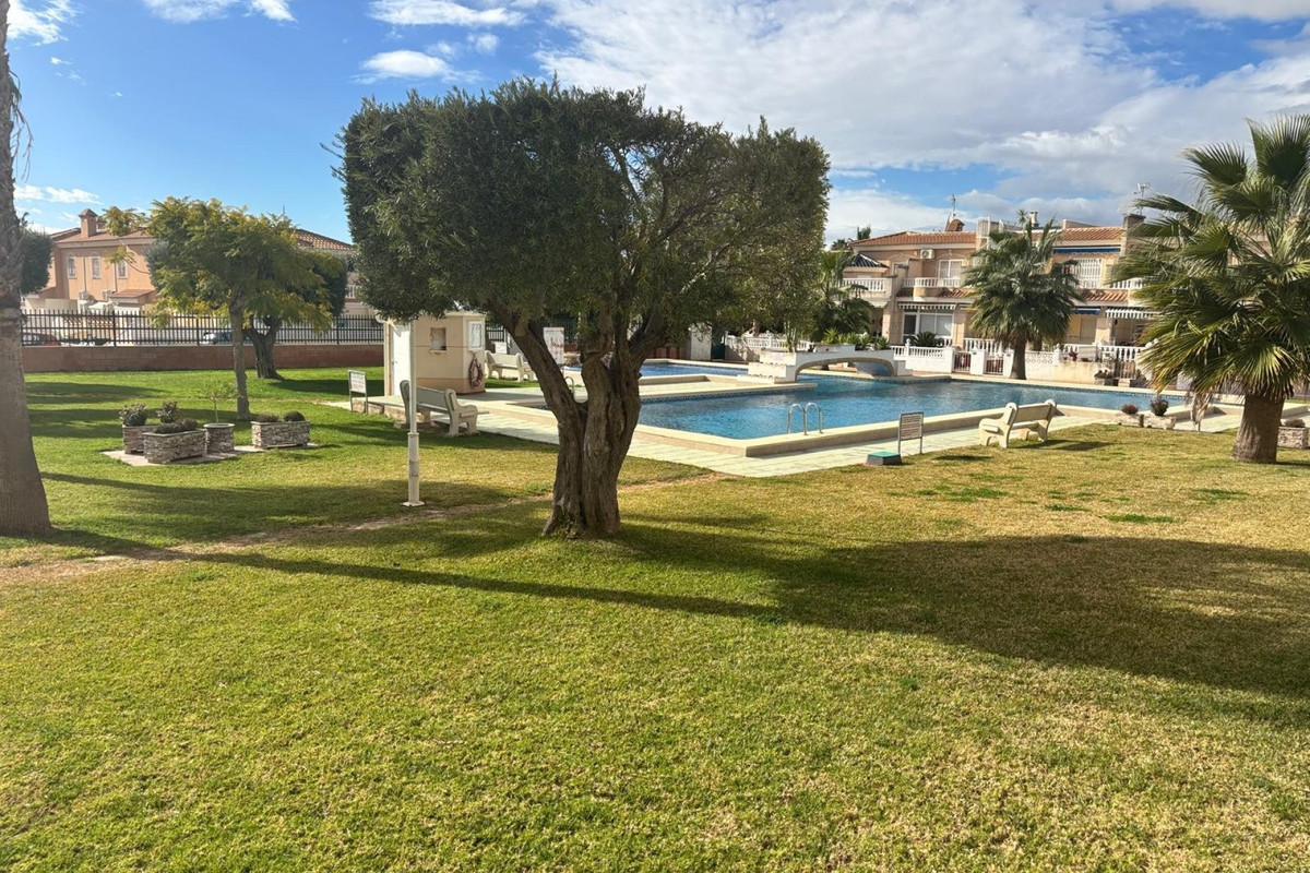 Se vende Adosada de 2 dormitorios en Costa Blanca, Alicante, España