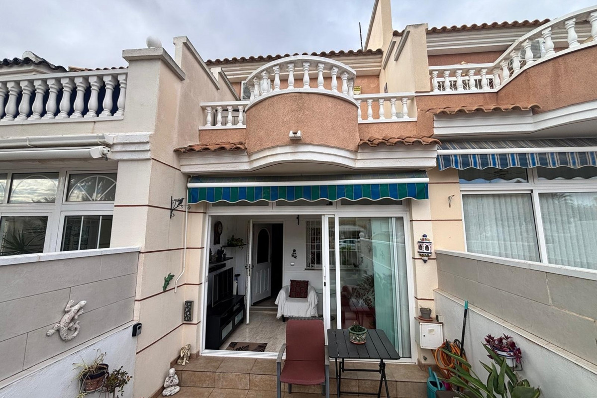 Se vende Adosada de 2 dormitorios en Costa Blanca, Alicante, España