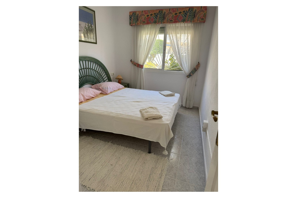 Se vende Apartamento Planta Baja de 2 dormitorios en Costa Blanca, Alicante, España