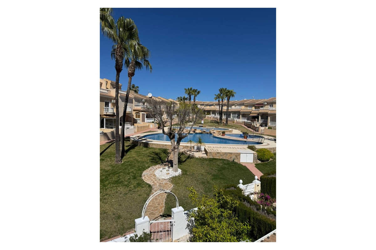 Se vende Apartamento Planta Baja de 2 dormitorios en Costa Blanca, Alicante, España