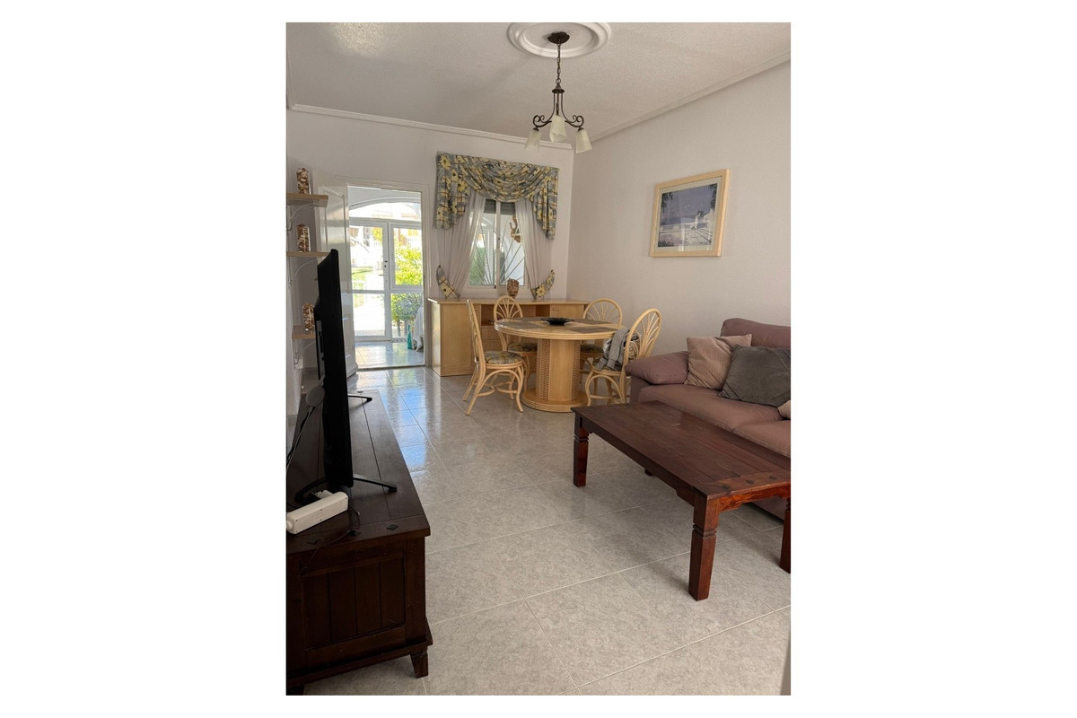 Se vende Apartamento Planta Baja de 2 dormitorios en Costa Blanca, Alicante, España