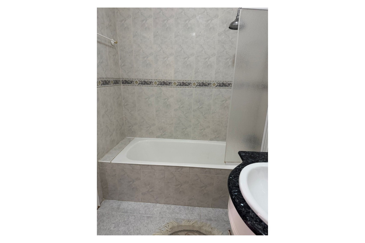 Se vende Apartamento Planta Baja de 2 dormitorios en Costa Blanca, Alicante, España