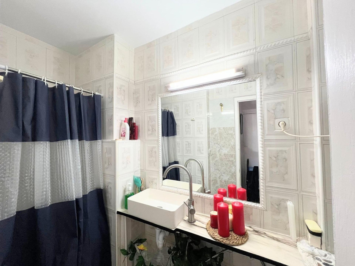 Se vende Apartamento Planta Media de 1 dormitorios en Costa Del Sol, Málaga, España