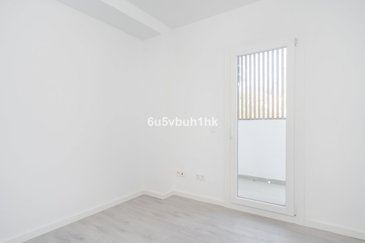 Se vende Apartamento Planta Baja de 3 dormitorios en Costa Del Sol, Málaga, España
