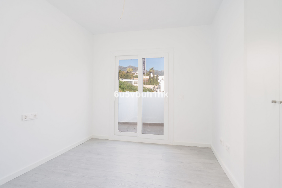 Se vende Apartamento Planta Baja de 3 dormitorios en Costa Del Sol, Málaga, España