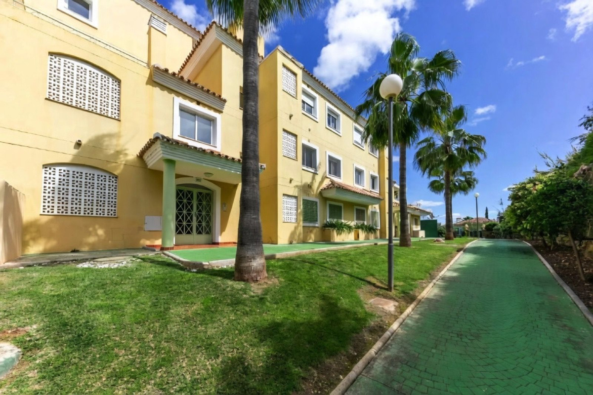1 Bed Apartment for sale in Las Brisas Costa Del Sol, Málaga, Spain