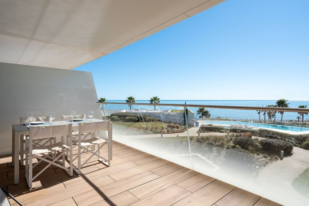 2 Bed Apartment for sale in Estepona Costa Del Sol, Málaga, Spain