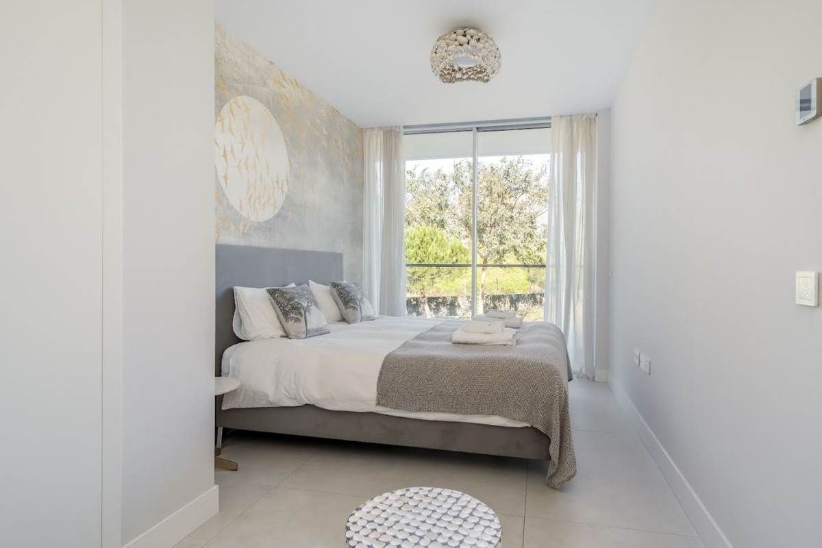 2 Bed Apartment for sale in Estepona Costa Del Sol, Málaga, Spain