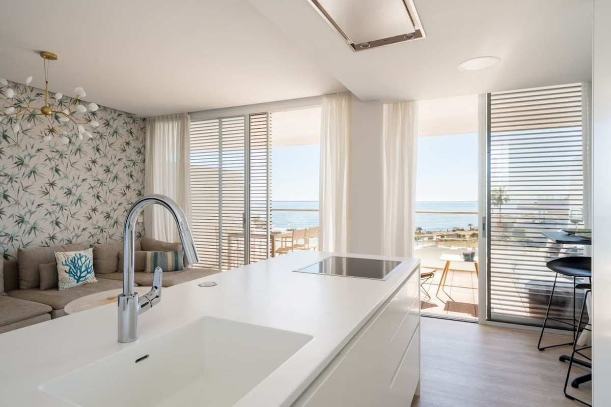 2 Bed Apartment for sale in Estepona Costa Del Sol, Málaga, Spain