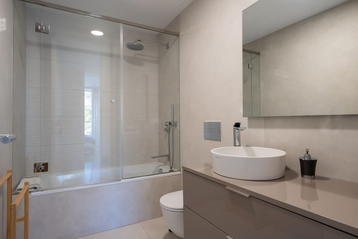 2 Bed Apartment for sale in Estepona Costa Del Sol, Málaga, Spain