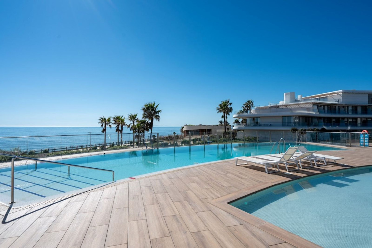 2 Bed Apartment for sale in Estepona Costa Del Sol, Málaga, Spain