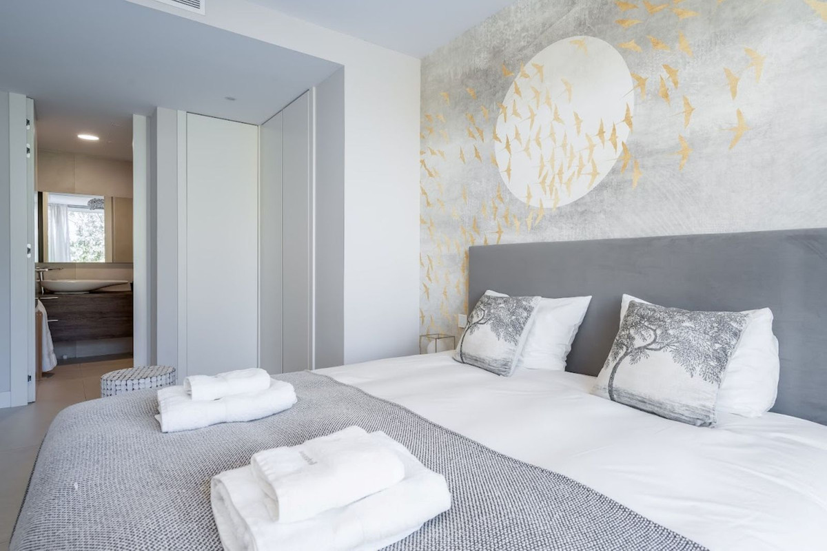 2 Bed Apartment for sale in Estepona Costa Del Sol, Málaga, Spain