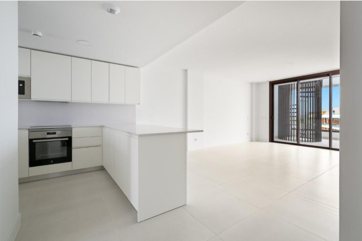 2 Bed Apartment for sale in Fuengirola Costa Del Sol, Málaga, Spain