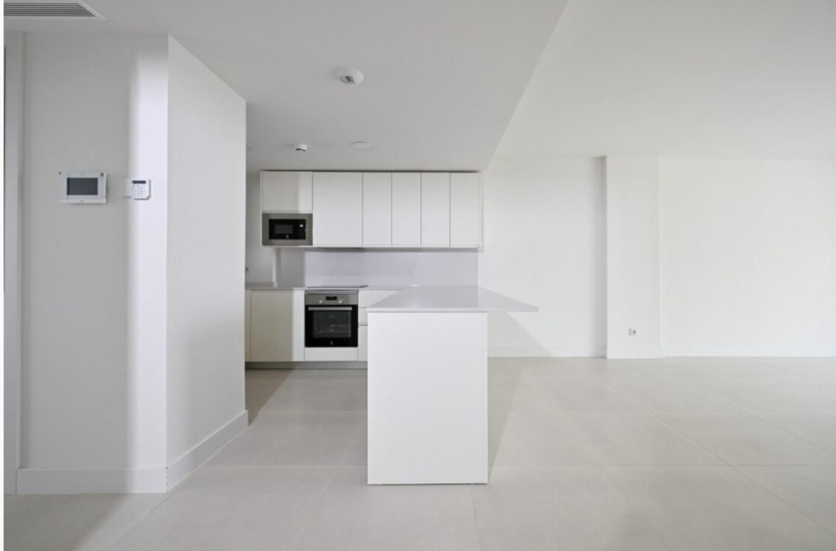 2 Bed Apartment for sale in Fuengirola Costa Del Sol, Málaga, Spain
