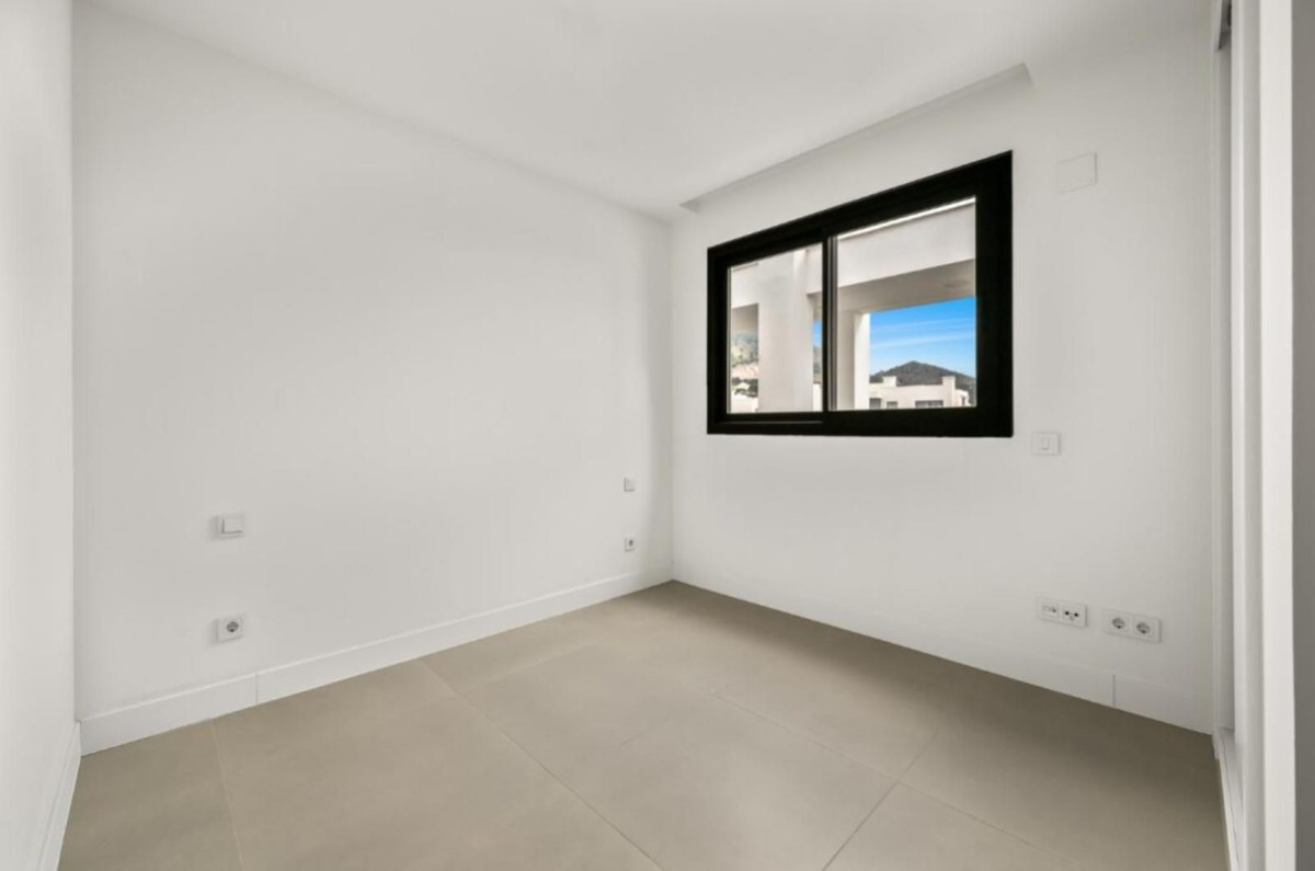 2 Bed Apartment for sale in Fuengirola Costa Del Sol, Málaga, Spain