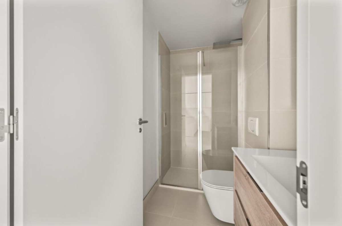 2 Bed Apartment for sale in Fuengirola Costa Del Sol, Málaga, Spain
