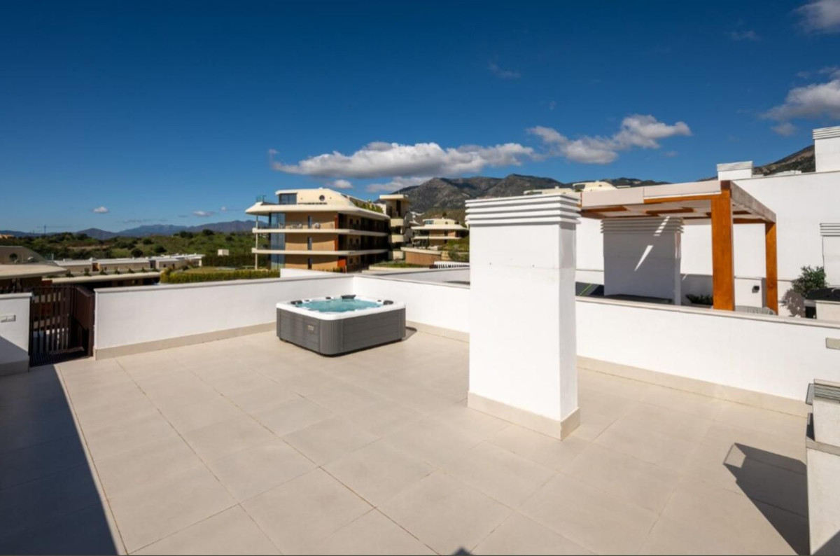 2 Bed Apartment for sale in Fuengirola Costa Del Sol, Málaga, Spain