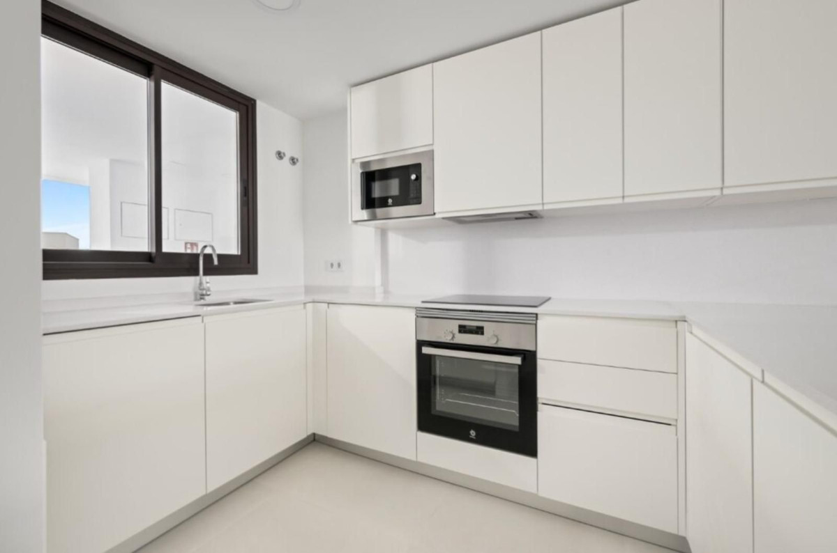 2 Bed Apartment for sale in Fuengirola Costa Del Sol, Málaga, Spain