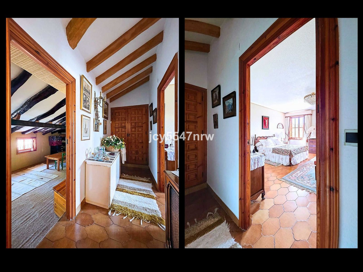 6 Bed Townhouse for sale in Elda Costa Blanca, Alicante, Spain