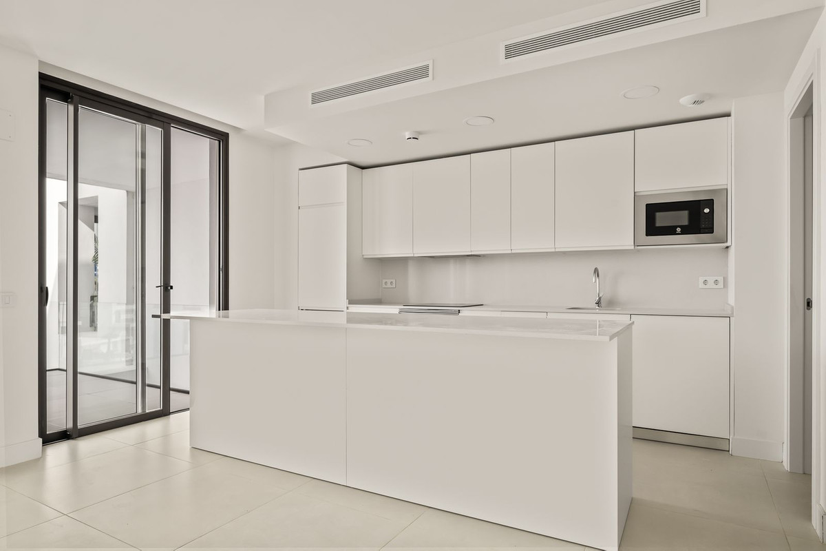 3 Bed Apartment for sale in Fuengirola Costa Del Sol, Málaga, Spain
