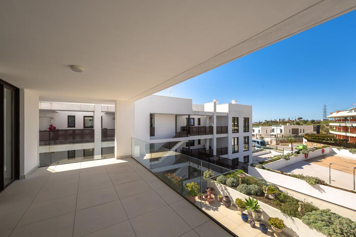 3 Bed Apartment for sale in Fuengirola Costa Del Sol, Málaga, Spain