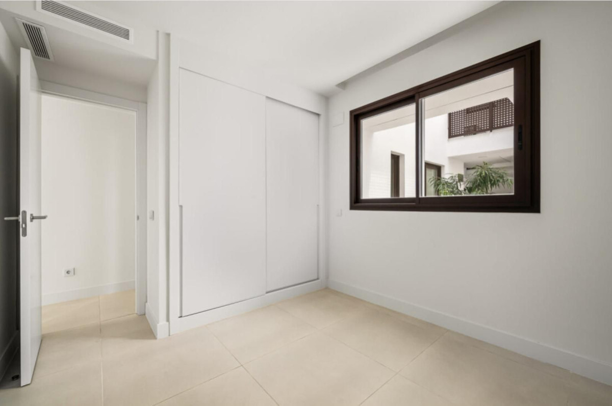 3 Bed Apartment for sale in Fuengirola Costa Del Sol, Málaga, Spain
