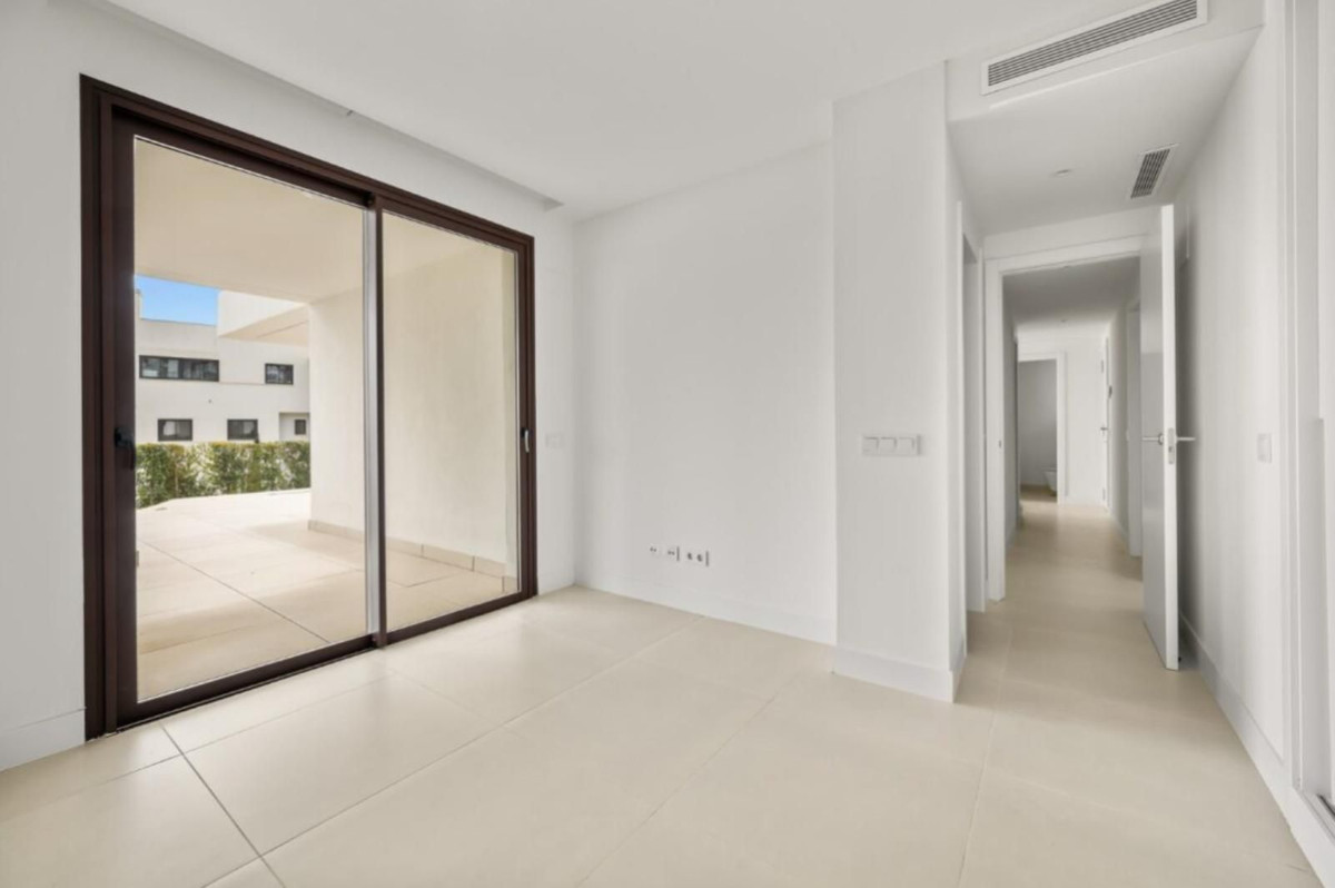 3 Bed Apartment for sale in Fuengirola Costa Del Sol, Málaga, Spain