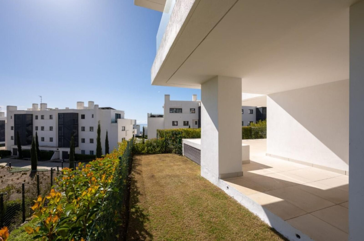 3 Bed Apartment for sale in Fuengirola Costa Del Sol, Málaga, Spain