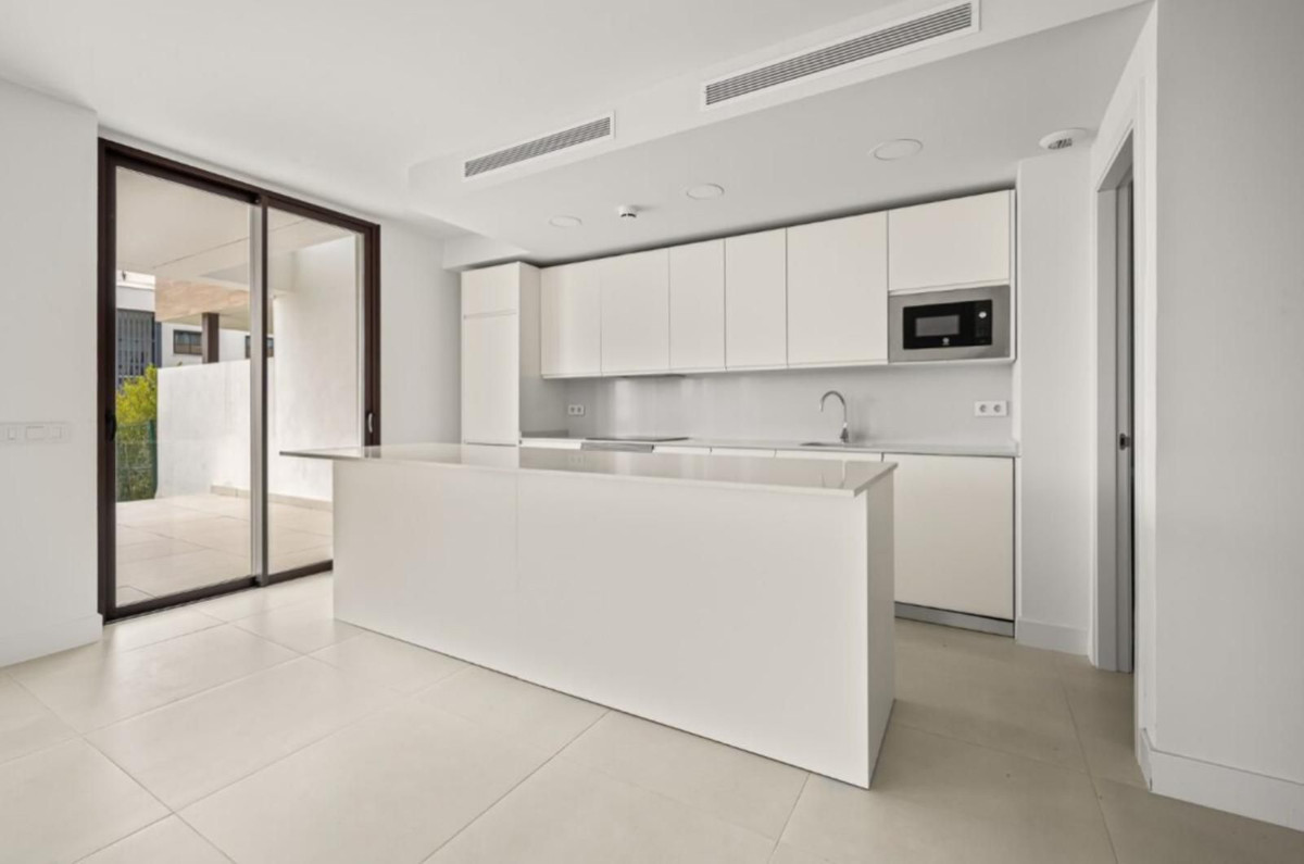 3 Bed Apartment for sale in Fuengirola Costa Del Sol, Málaga, Spain