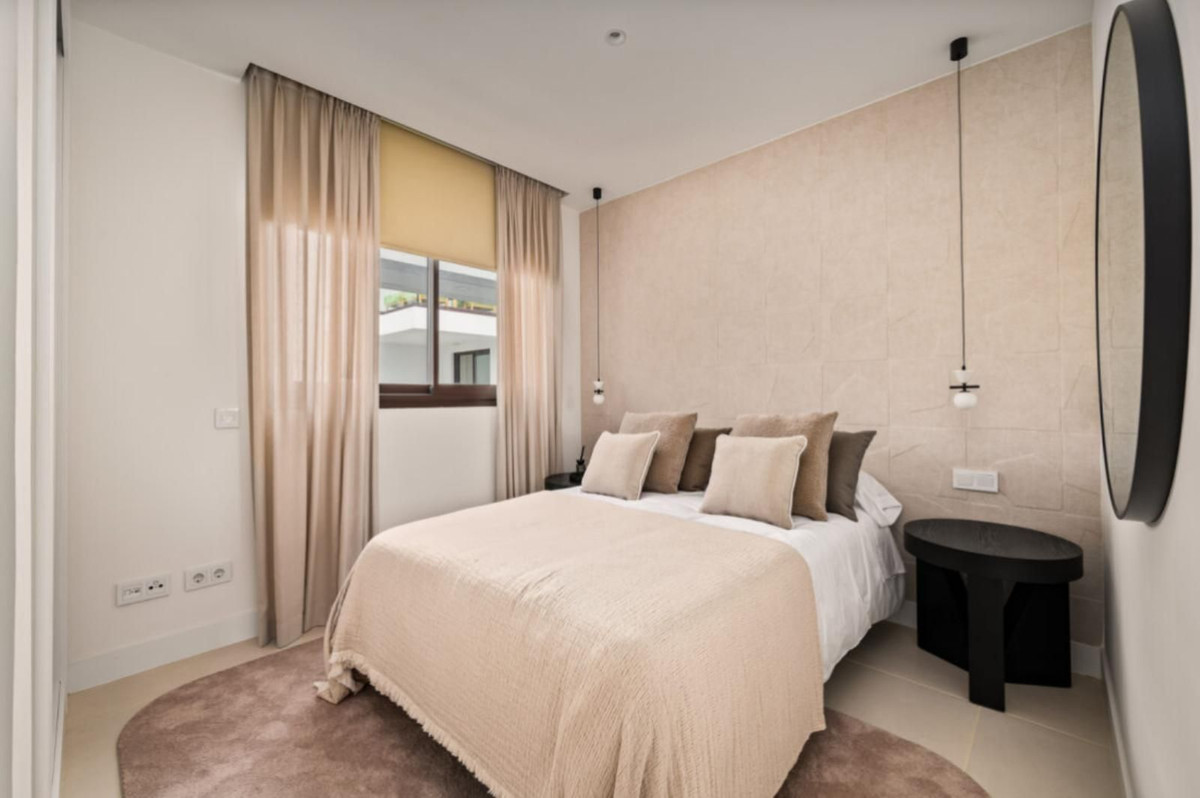 2 Bed Apartment for sale in Fuengirola Costa Del Sol, Málaga, Spain