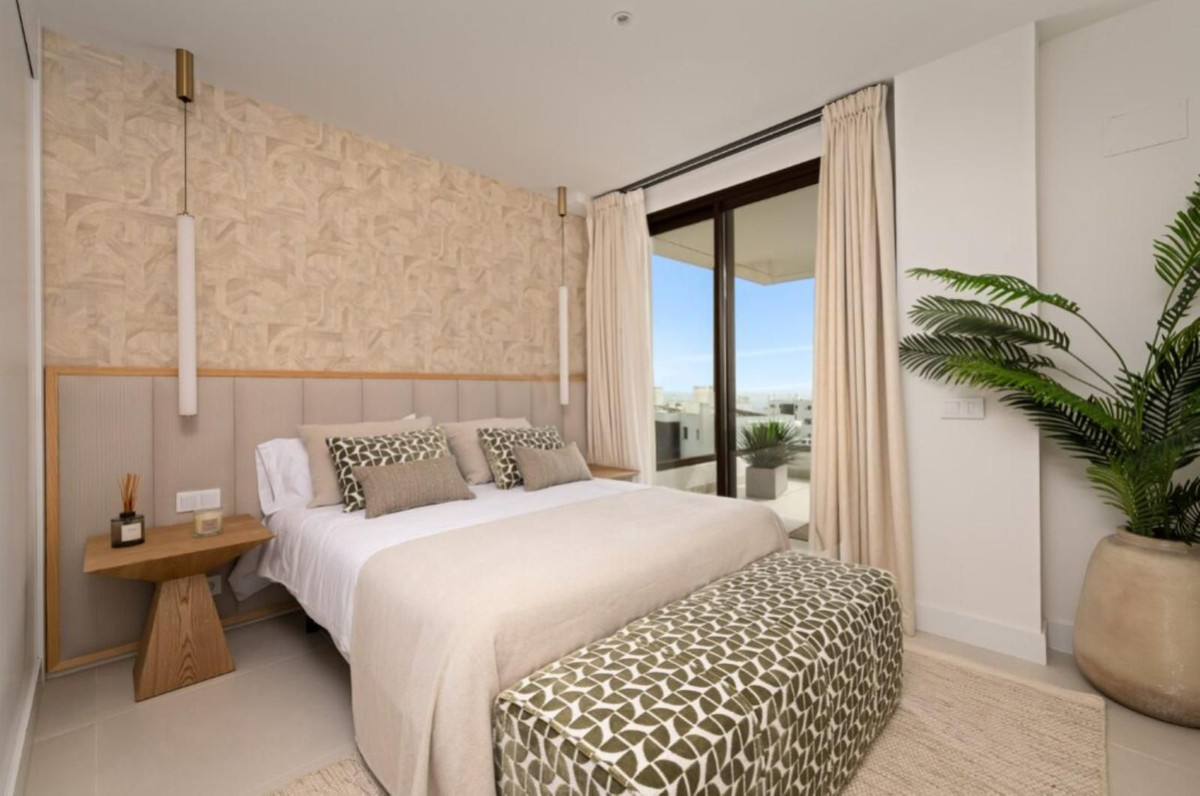 2 Bed Apartment for sale in Fuengirola Costa Del Sol, Málaga, Spain