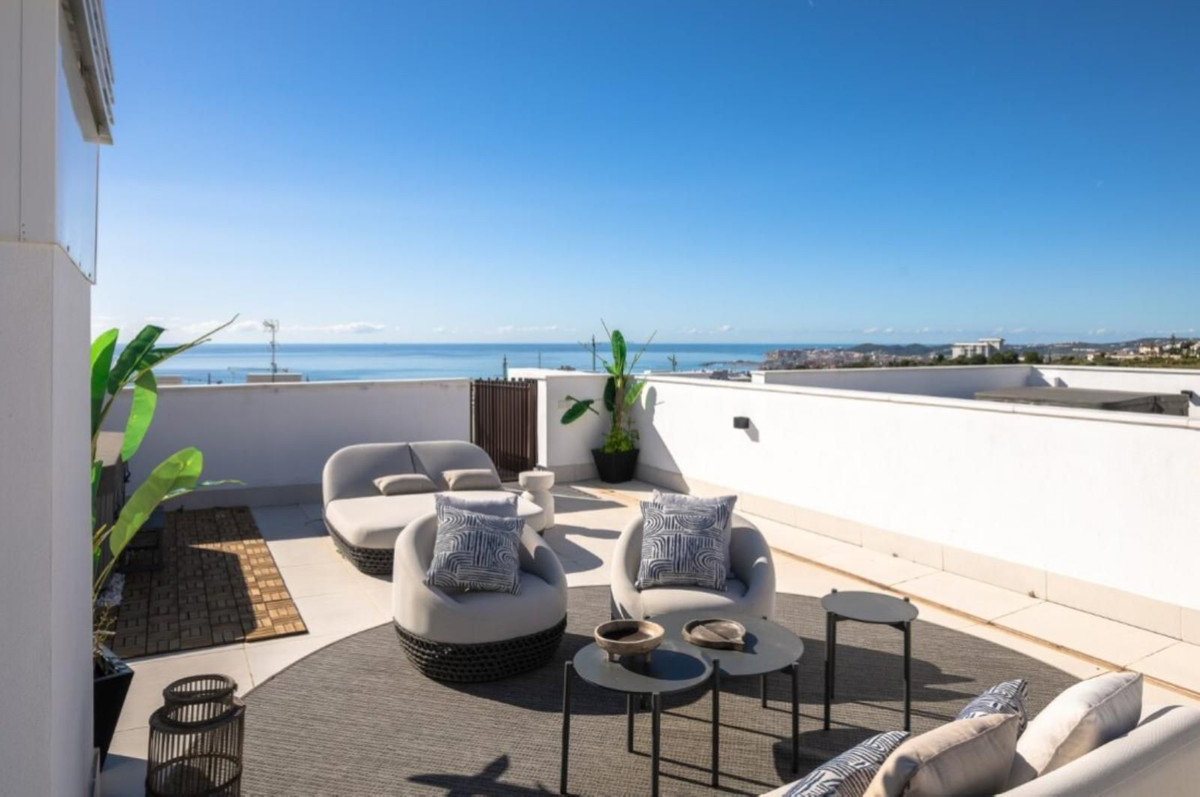 2 Bed Apartment for sale in Fuengirola Costa Del Sol, Málaga, Spain