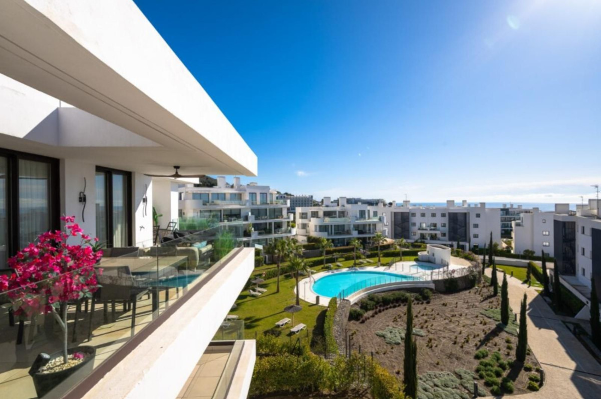 2 Bed Apartment for sale in Fuengirola Costa Del Sol, Málaga, Spain