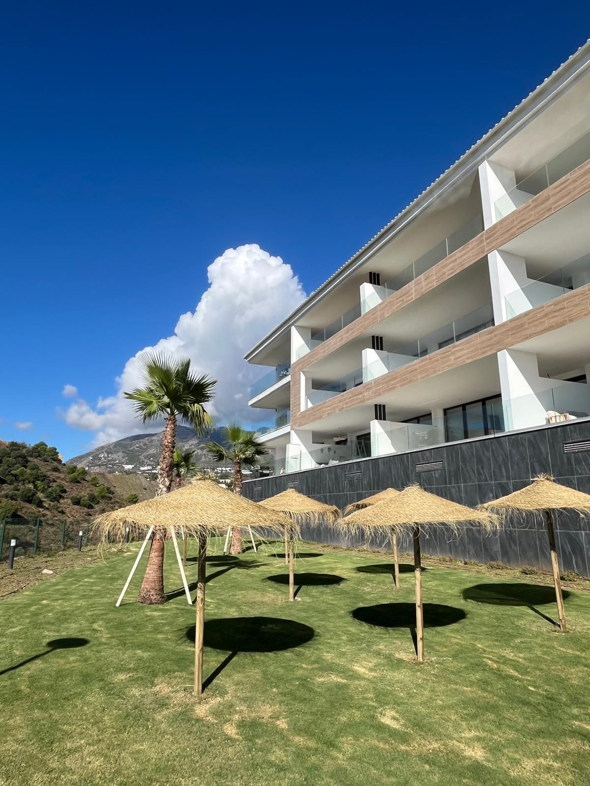 2 Bed Apartment for sale in Fuengirola Costa Del Sol, Málaga, Spain