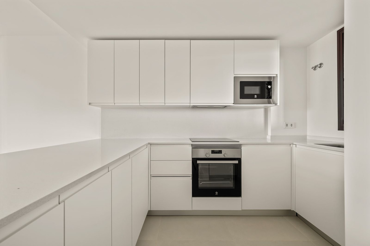 2 Bed Apartment for sale in Fuengirola Costa Del Sol, Málaga, Spain